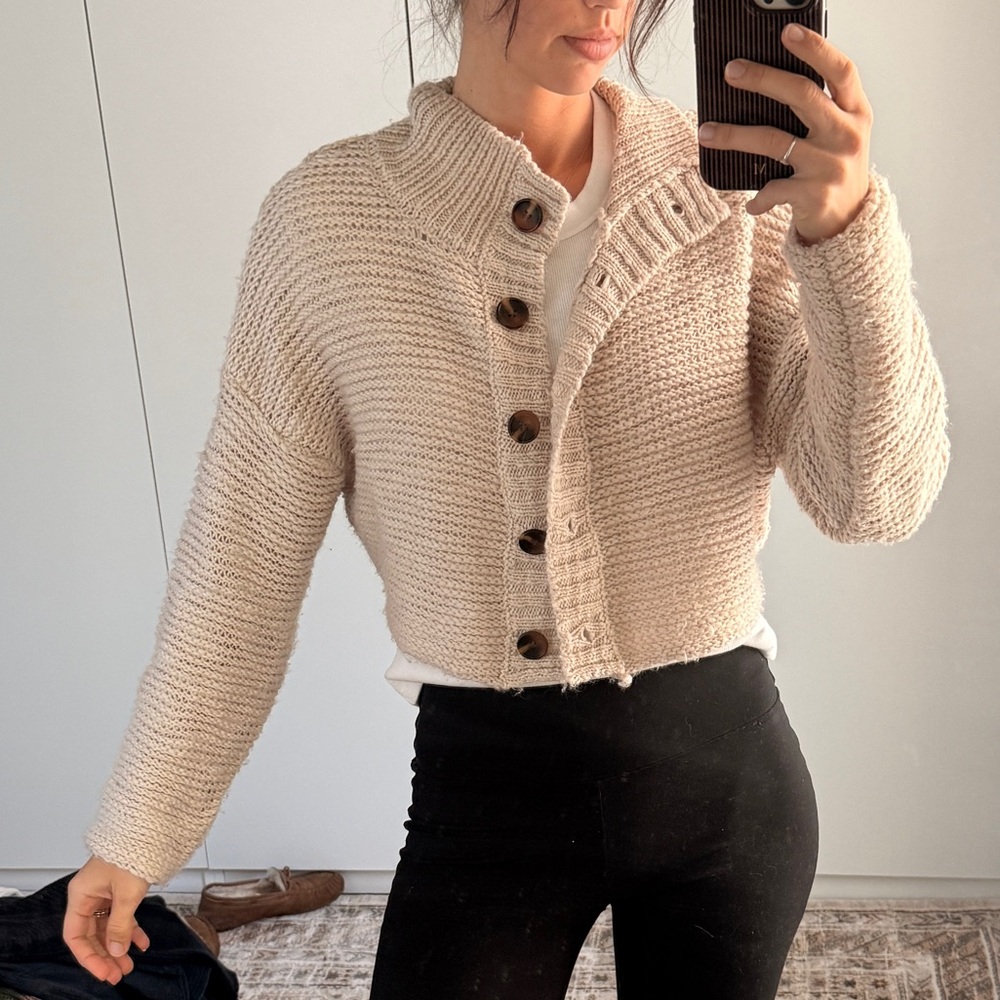 BDG Crop Button up Knit Cardigan